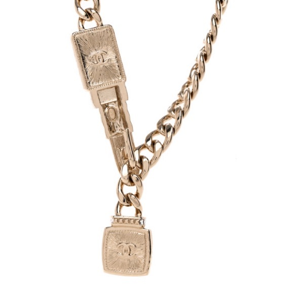 CHANEL Resin and Metal Strass Pearl Lipstick Necklace Pink Gold - Picture 5 of 16